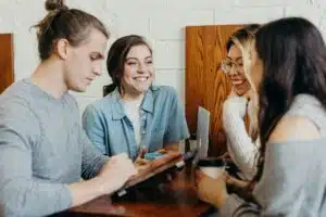 Como criar uma comunidade de colaboradores?
